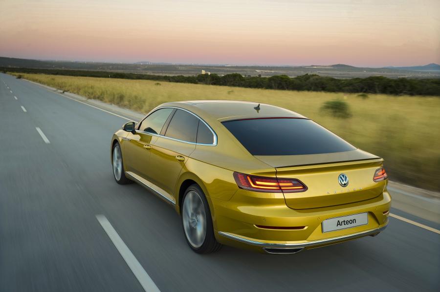  Volkswagen Arteon R-Line 2018 года  (ZA) (фото 22 из 25)